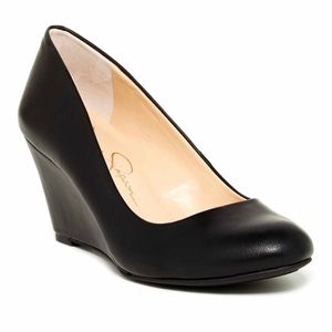 Jessica Simpson: Sampson Wedge Pump